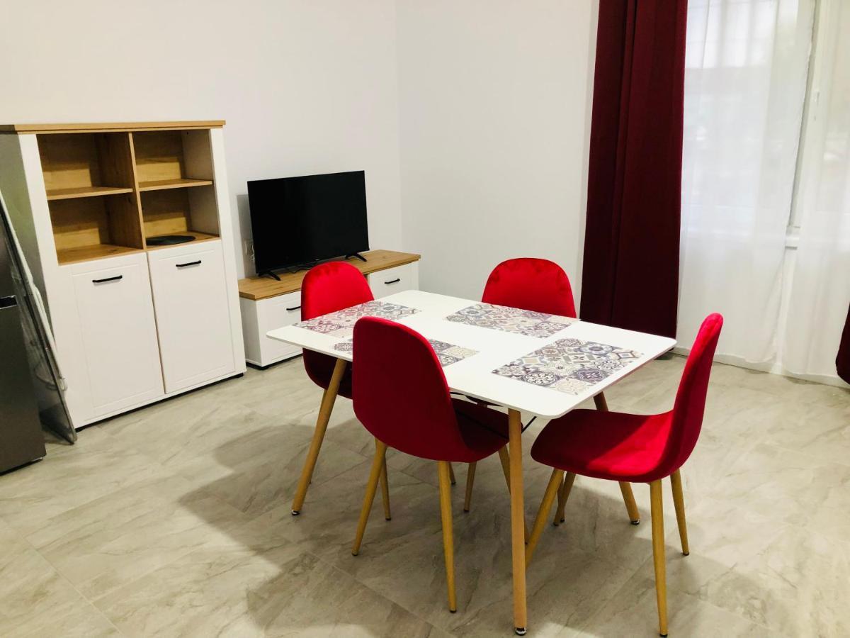 New And Modern Apartments In Villa, Near City Center M36 تيميشورا المظهر الخارجي الصورة