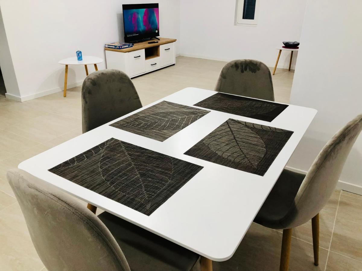New And Modern Apartments In Villa, Near City Center M36 تيميشورا المظهر الخارجي الصورة