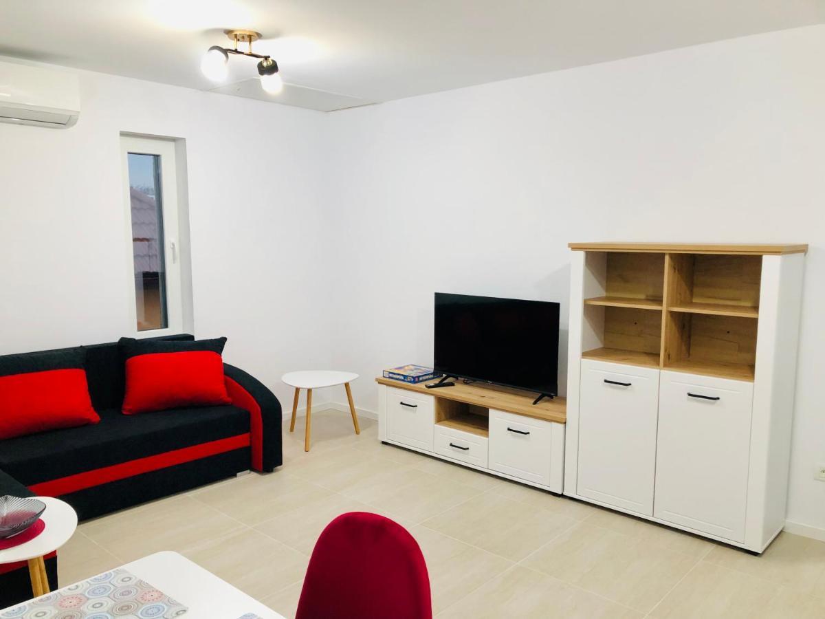 New And Modern Apartments In Villa, Near City Center M36 تيميشورا المظهر الخارجي الصورة
