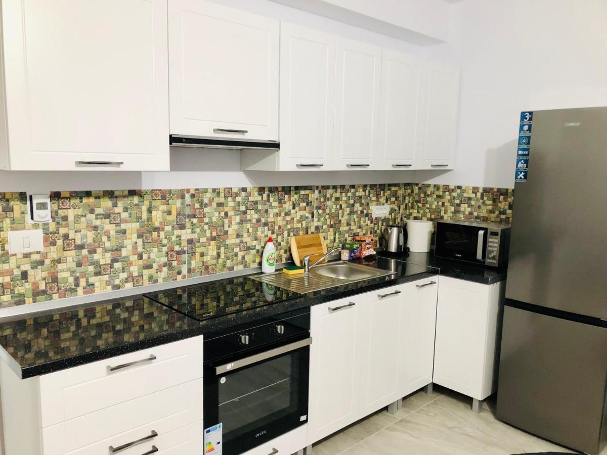 New And Modern Apartments In Villa, Near City Center M36 تيميشورا المظهر الخارجي الصورة