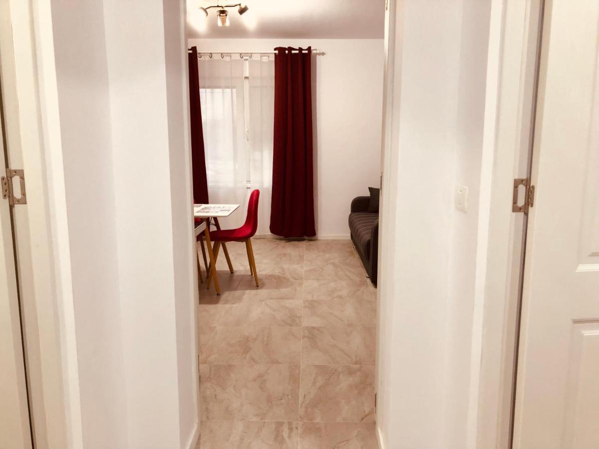 New And Modern Apartments In Villa, Near City Center M36 تيميشورا المظهر الخارجي الصورة