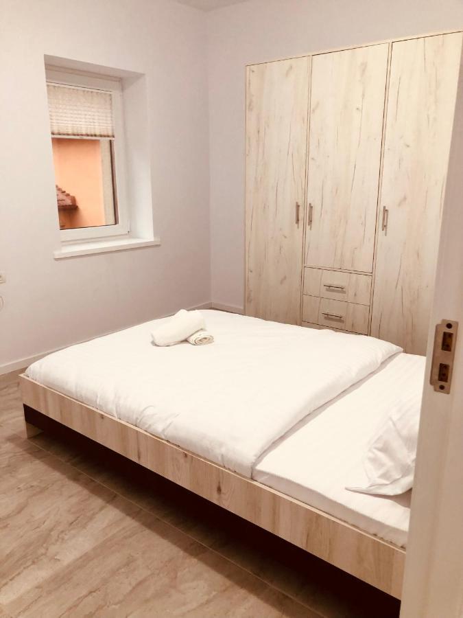 New And Modern Apartments In Villa, Near City Center M36 تيميشورا المظهر الخارجي الصورة