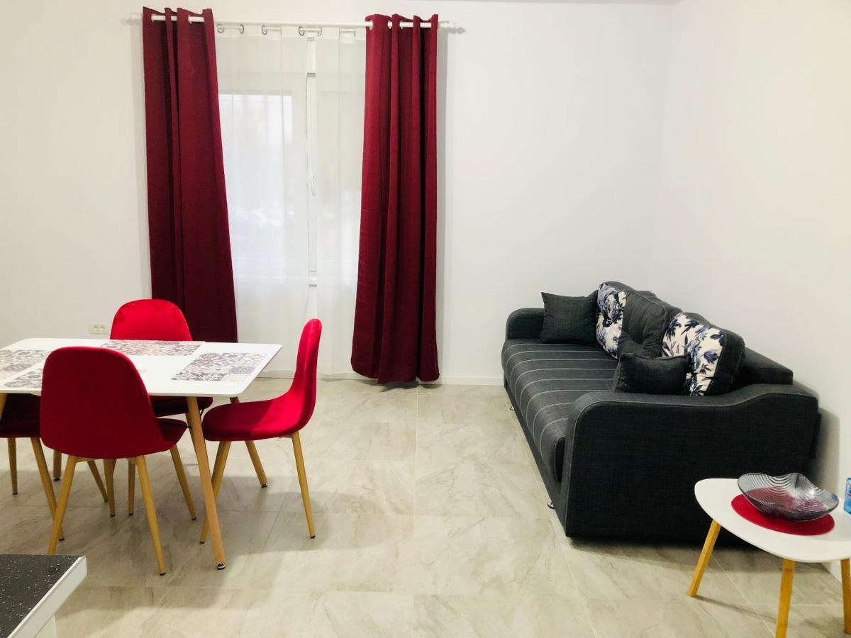 New And Modern Apartments In Villa, Near City Center M36 تيميشورا المظهر الخارجي الصورة