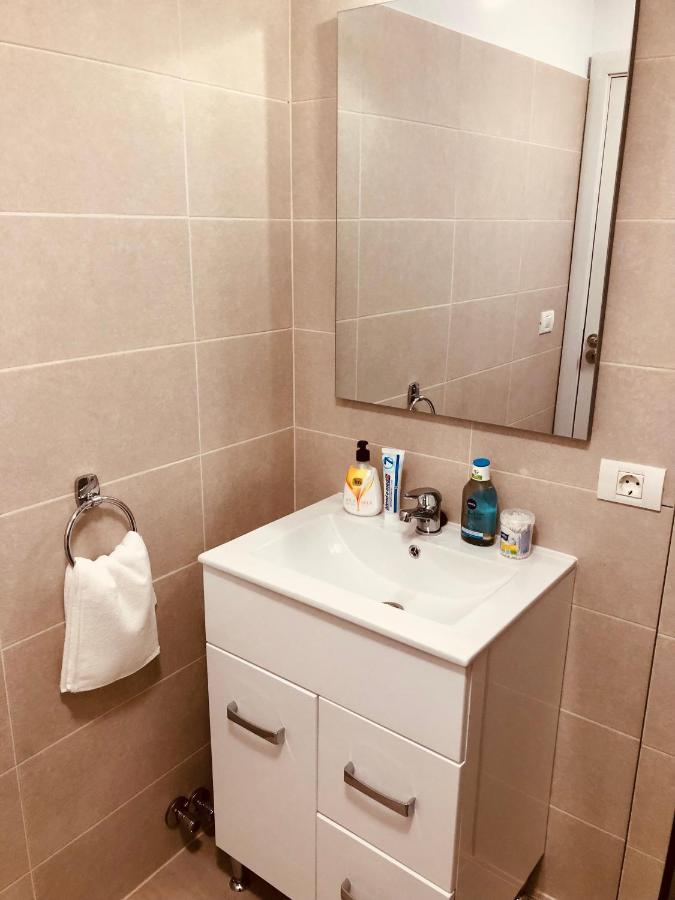 New And Modern Apartments In Villa, Near City Center M36 تيميشورا المظهر الخارجي الصورة